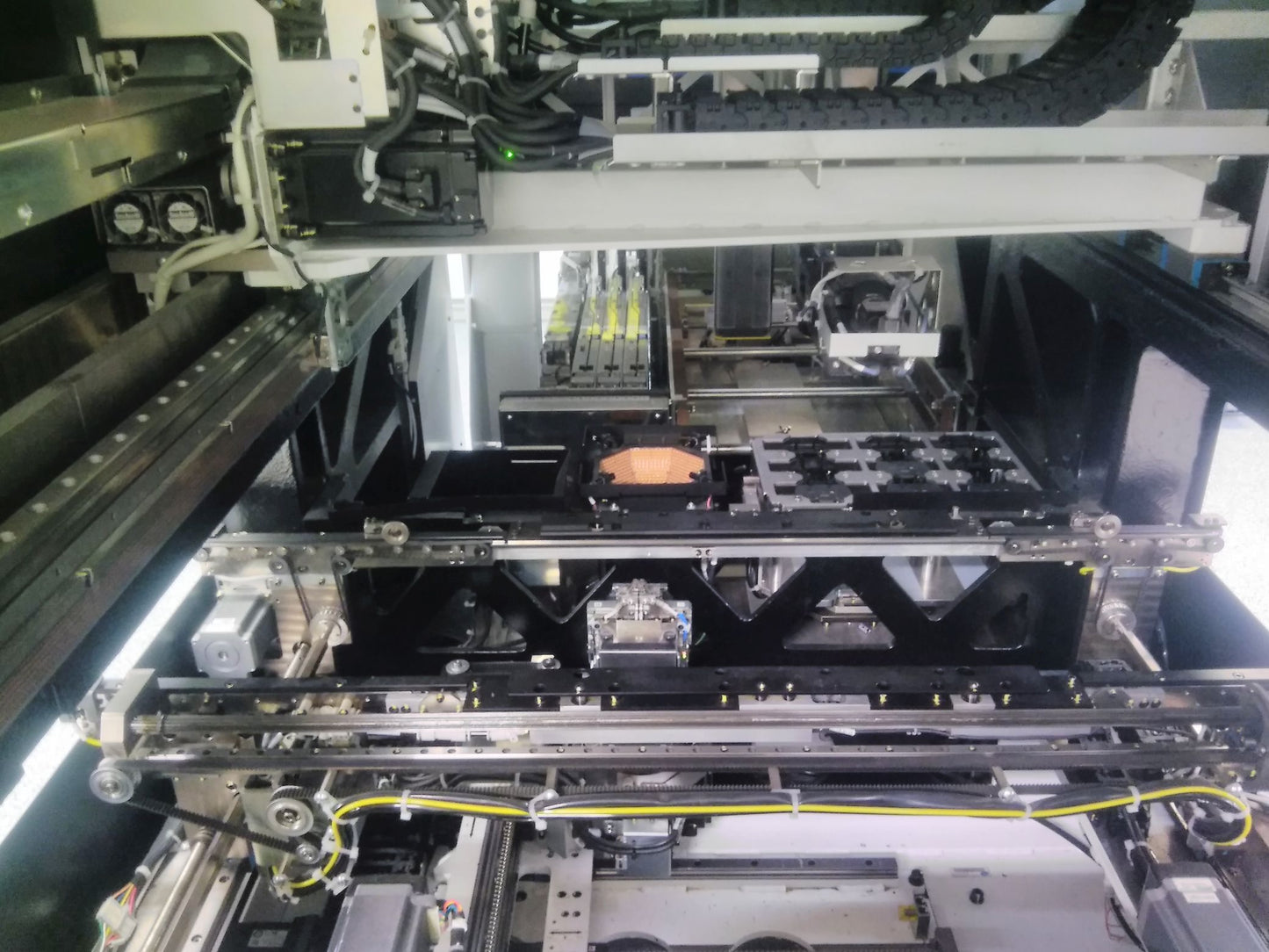 FUJI S-FAB50, vintage 2015, THT insertion machine